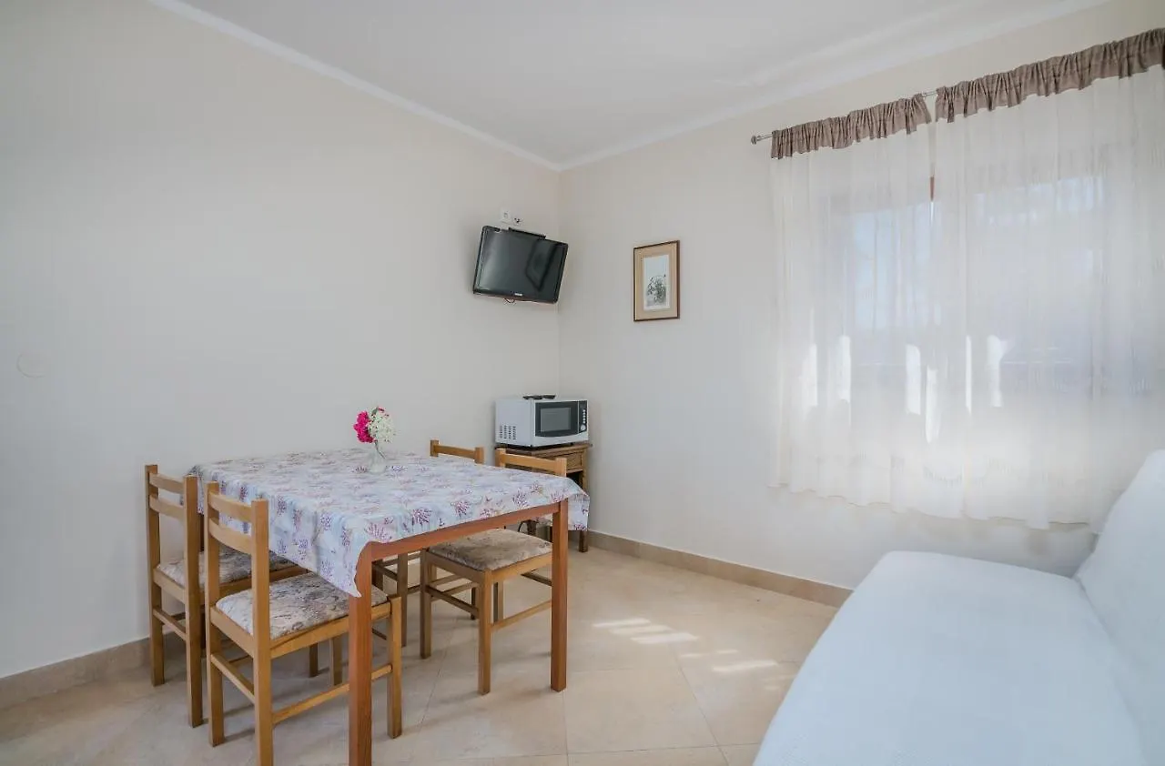 Apartmani Josip 波拉特 公寓